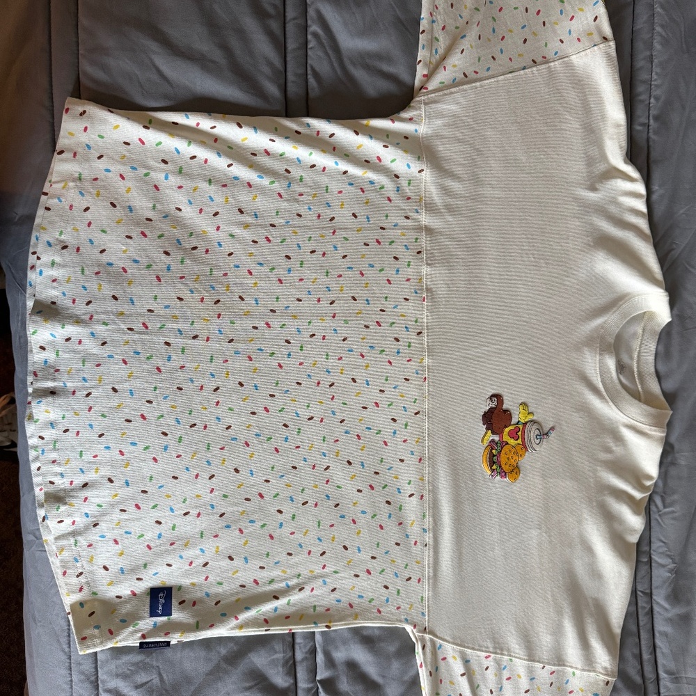 Authentic Walt Disney World Eat Snacks Medium Jersey-NEVER WORN